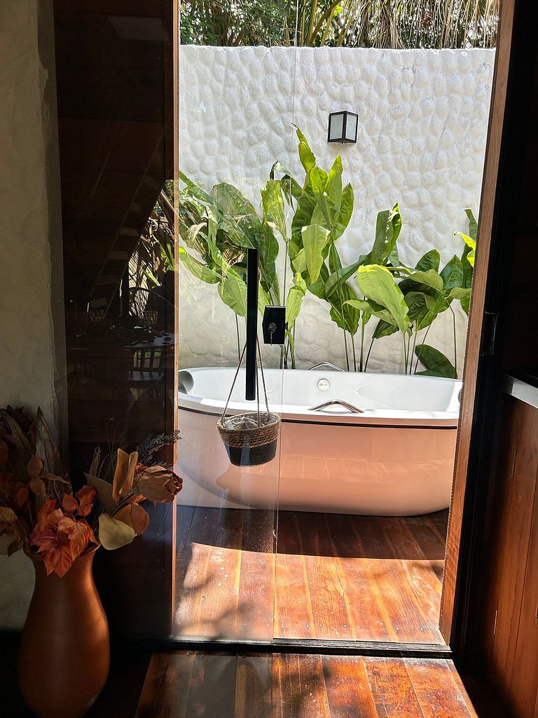CHALÉ IPÊ | Banheira | Linha Premium | Cozinha Equipada