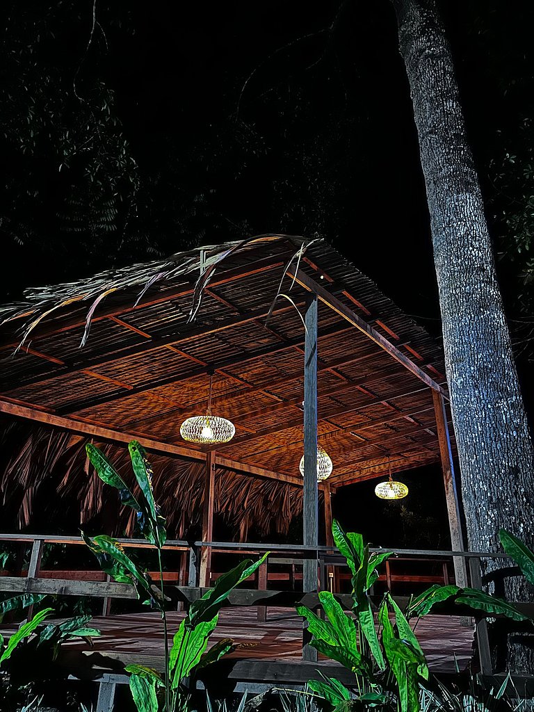 CHALÉ IPÊ | Banheira | Linha Premium | Cozinha Equipada