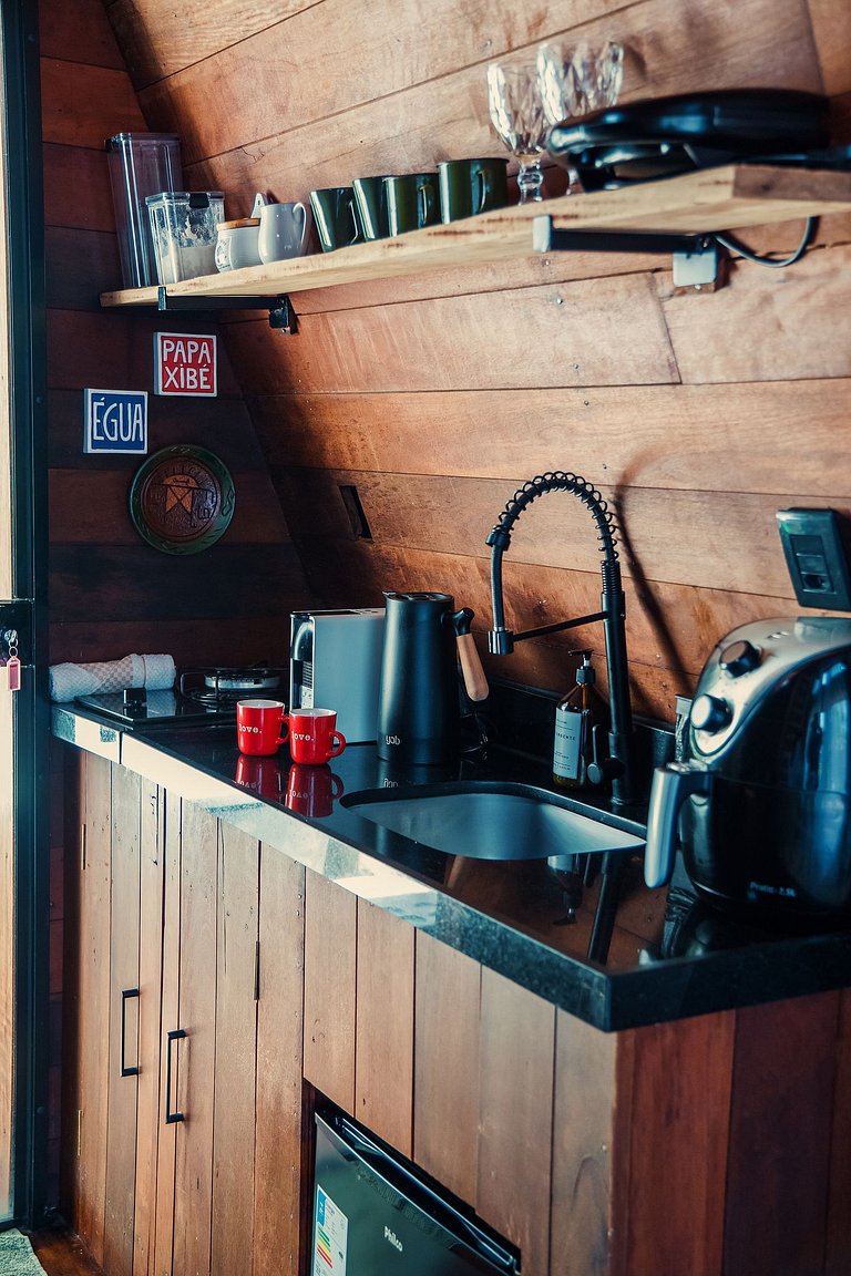 CHALÉ IPÊ | Banheira | Linha Premium | Cozinha Equipada