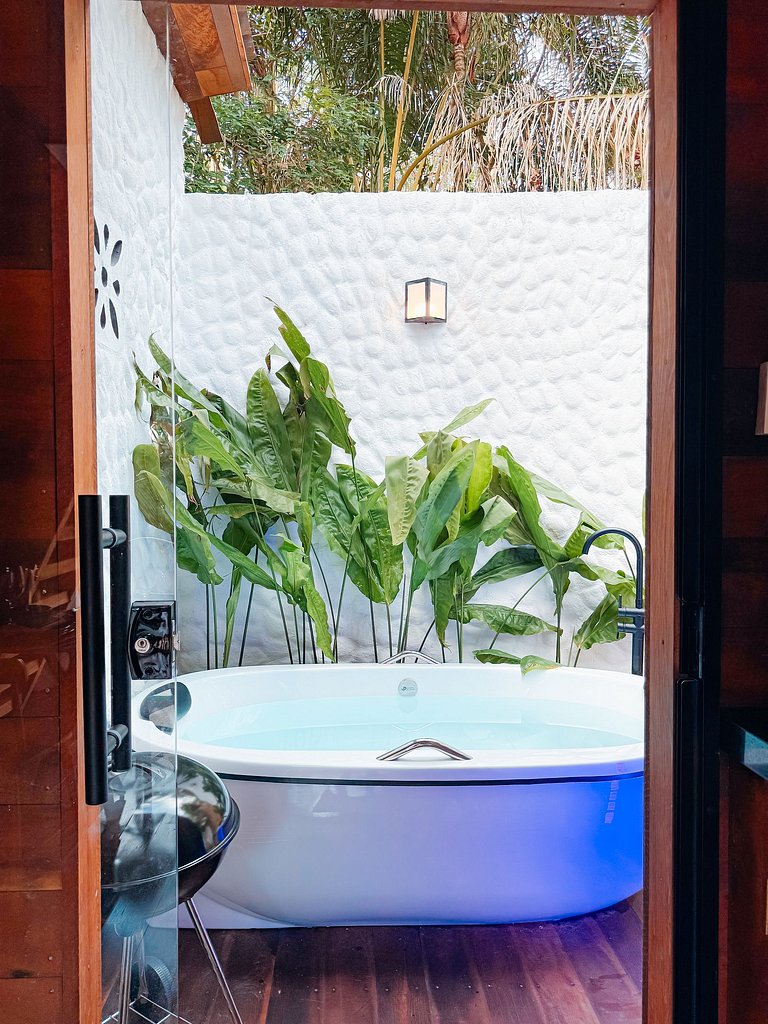 CHALÉ IPÊ | Banheira | Linha Premium | Cozinha Equipada